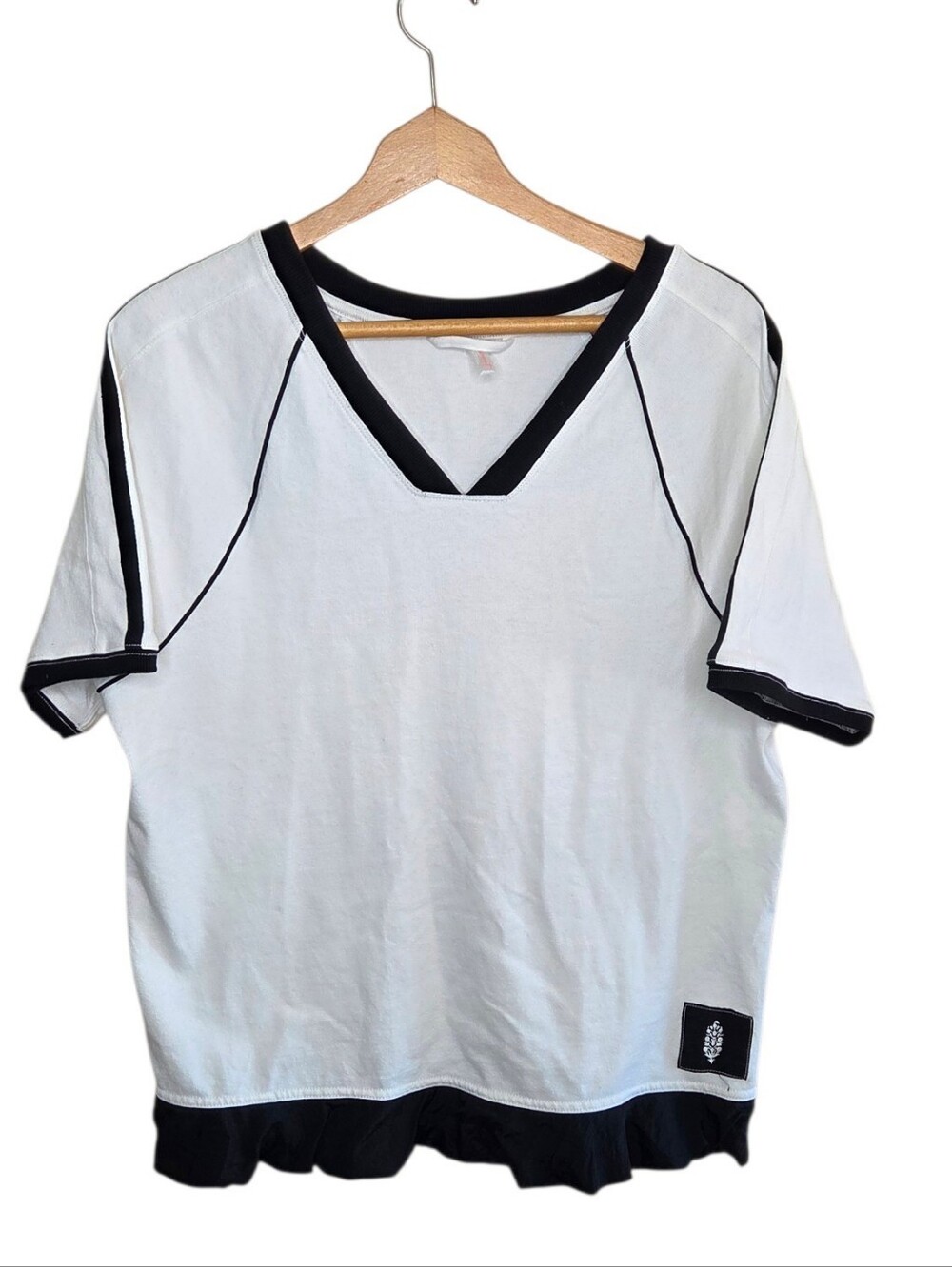 Free People Movement Baseline Black & White V-neck Oversized Tee Size XS Preppy